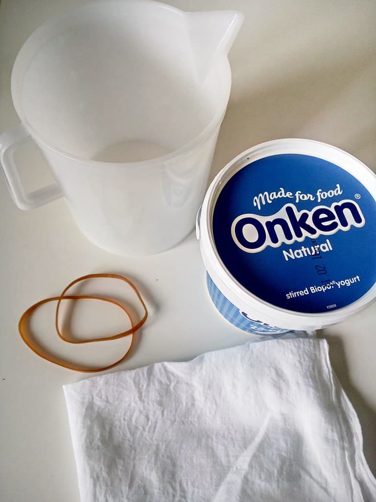 sugar free low carb strained greek-style yoghurt