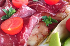 low carb keto zucchizza - queenketo pizza