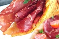 low carb keto zucchizza - queenketo pizza