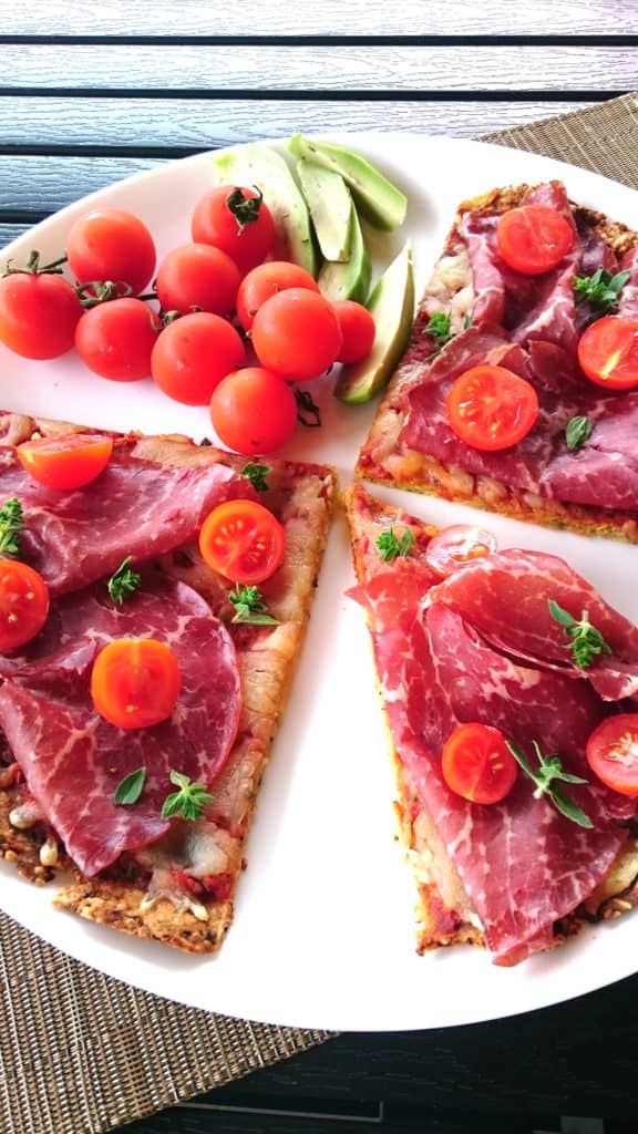 low carb zucchizza - queenketo pizza
