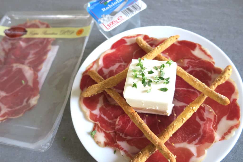 easy keto low carb sesame breadsticks