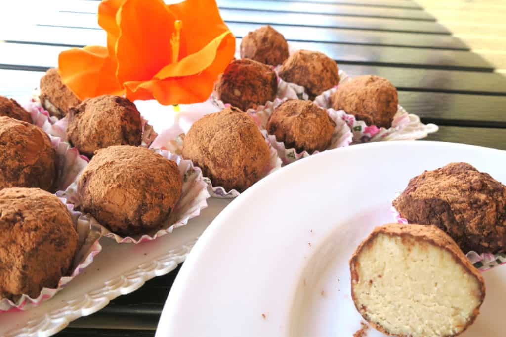 italian style tiramisú truffle fat bombs