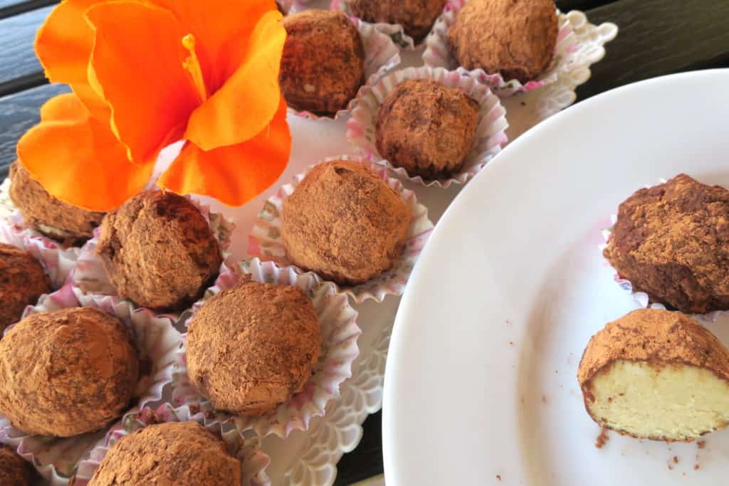 italian style tiramisú truffle fat bombs
