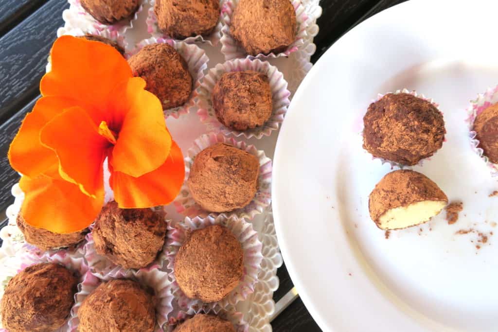 italian style tiramisú truffle fat bombs