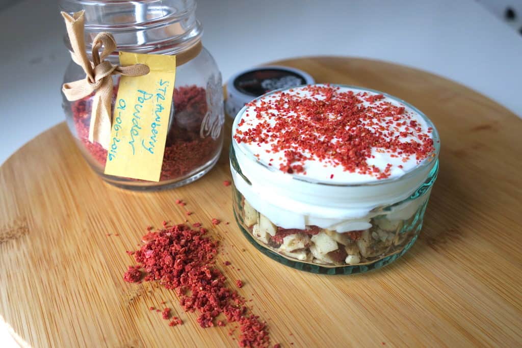 keto low carb muesli with double strained yoghurt