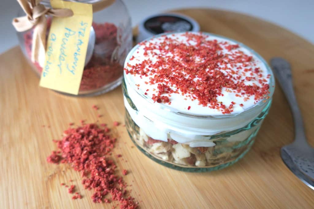 keto low carb muesli with double strained yoghurt