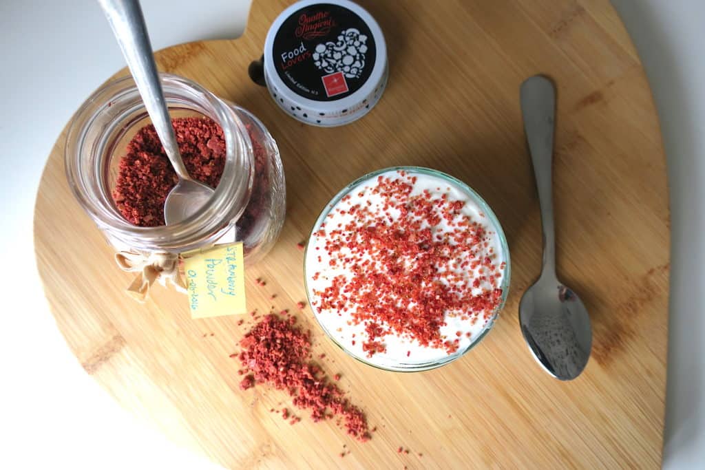 keto low carb muesli with double strained yoghurt