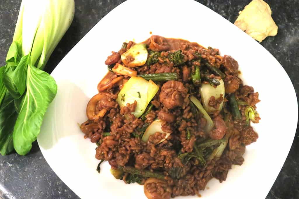 low carb seafood stir fry with konjac rice