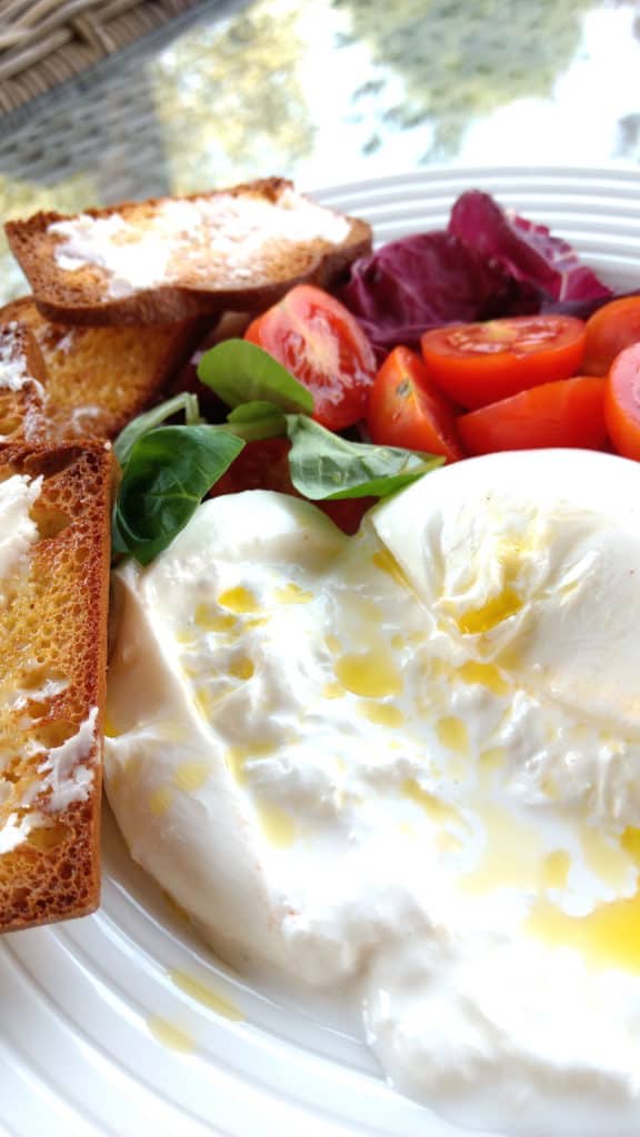keto low carb italian-style burrata salad