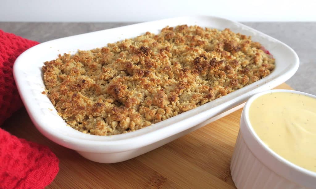 Sugar Free Low Carb Rhubarb and Ginger Crumble