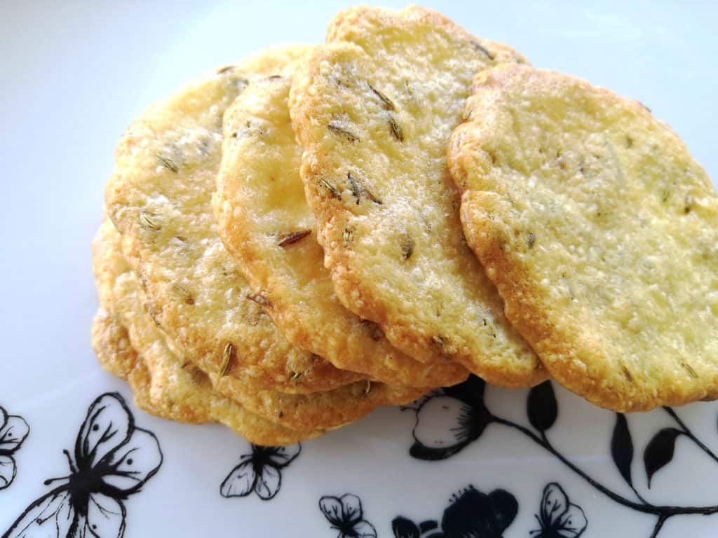 Zero Carbs Keto Parmesan & Fennel Crisps