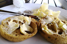 90 Seconds Low Carb English Crumpets