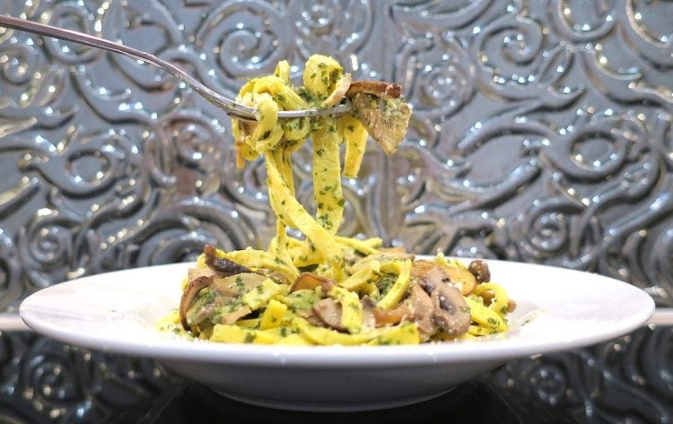 Keto Pistou Linguine with Mushrooms, Lemon & Creme Fraiche