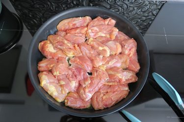 Keto Ligurian Chicken with Olives and Cherry Tomatoes