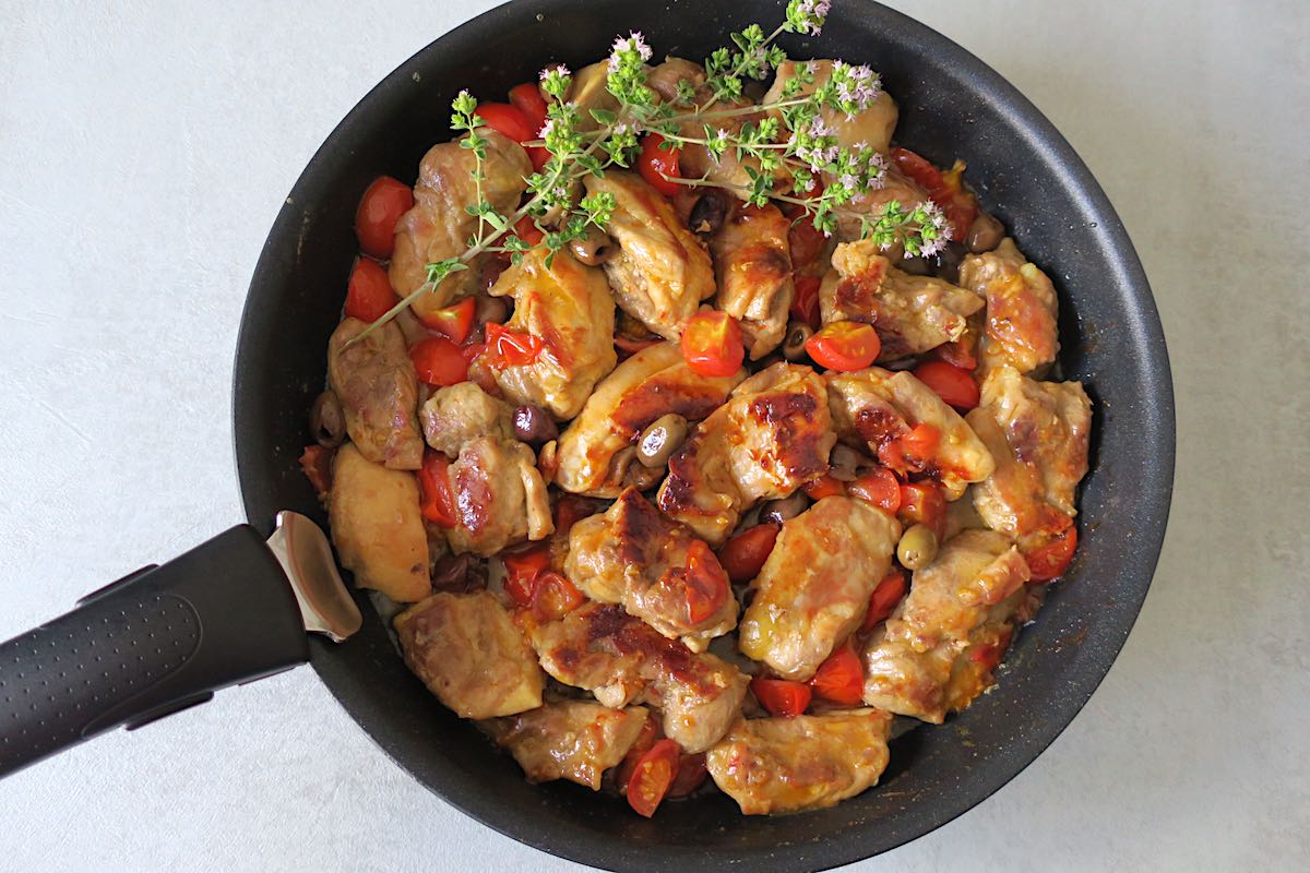 Keto Ligurian Chicken with Olives and Cherry Tomatoes