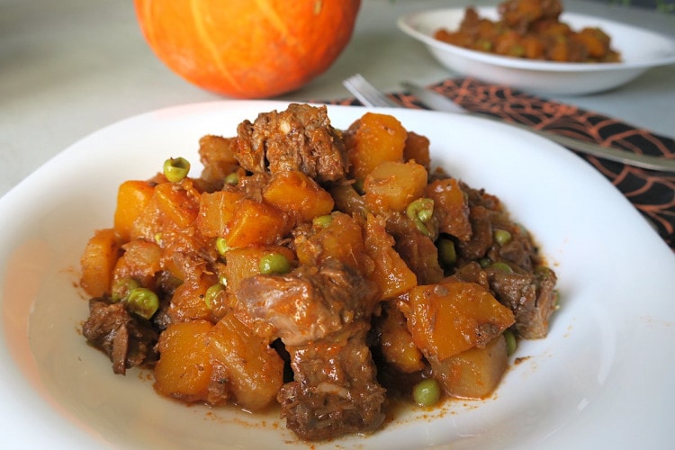 Low Carb Italian Beef Stew (Spezzatino di Manzo)