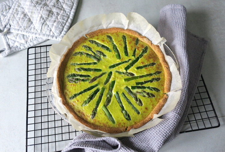 Keto Asparagus Pie with Avocado Pastry