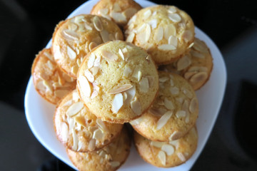 Sugar Free Almond & Beurre Noisette Cake Bites