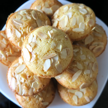 Sugar Free Almond & Beurre Noisette Cake Bites