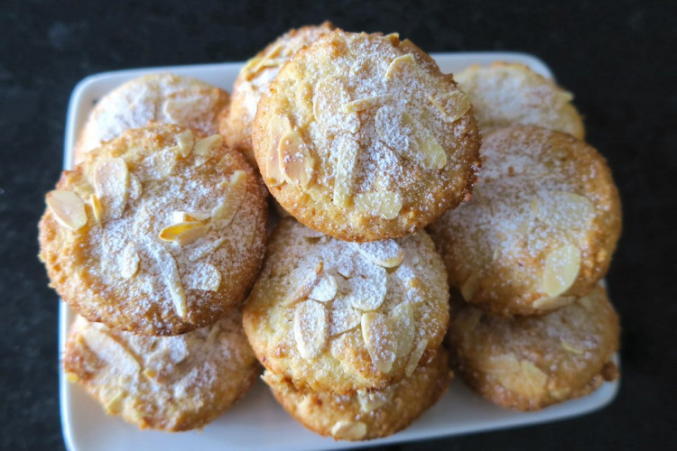 Sugar Free Almond & Beurre Noisette Cake Bites